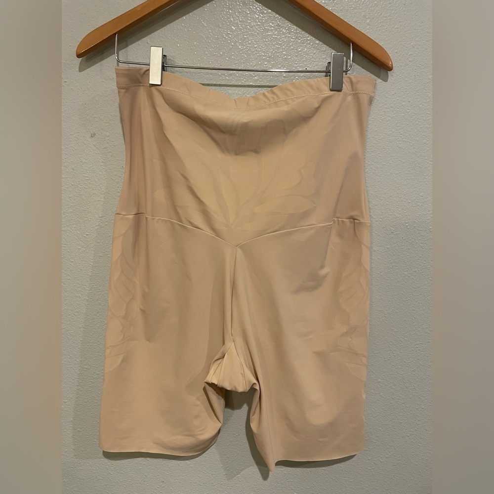 Maidenform NWT Beige Shapewear Shorts - Picture 6 of 6